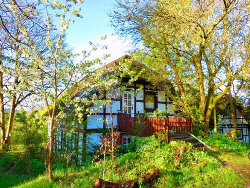 Two-Bedroom Apartment with Mountain View