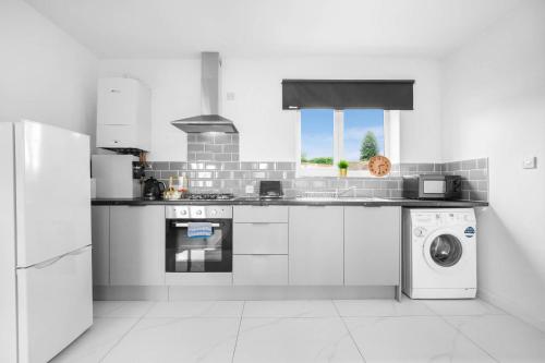 Stylish Apartment - Cradley Heath - Pet Friendly - Parking - Netflix 2MH, Birmingham (foto 5)