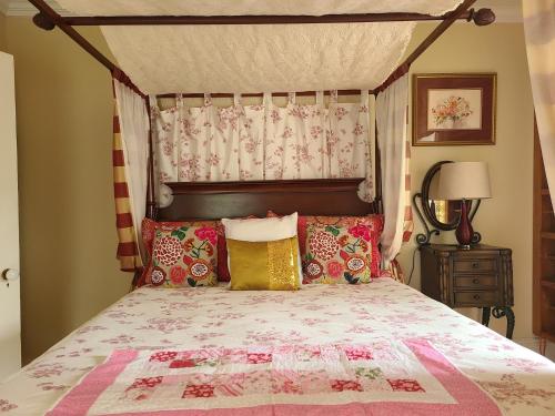 Iconic Luxurious Downtown Building History Galore