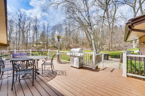 Bloomfield Retreat with Pool 6 Mi to Riverside Park in บลูมฟิลด์ฮิลล์