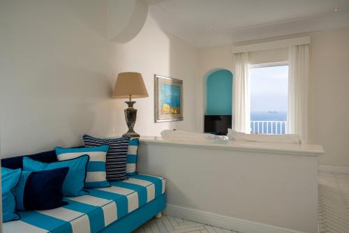 1 queen bed, 1 sofa bed