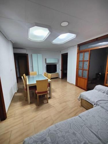 المرافق, Casa de pueblo grande para 7 personas in Corbera