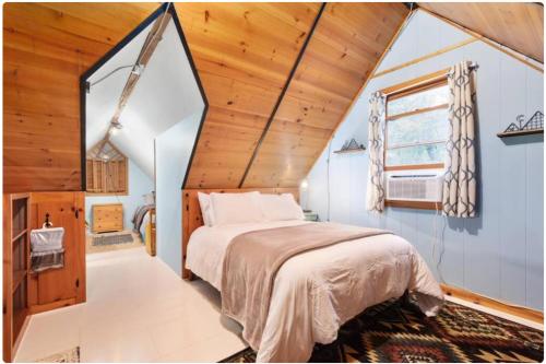 Blue Bear Cabin in Luray, USA