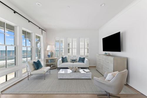 Gulf Front Luxurious Home with Private Pool and Beach Access home