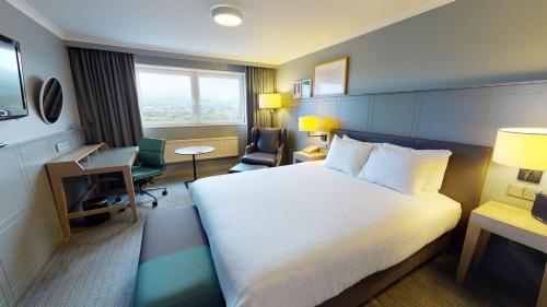 Holiday Inn Edinburgh Zoo, an IHG Hotel