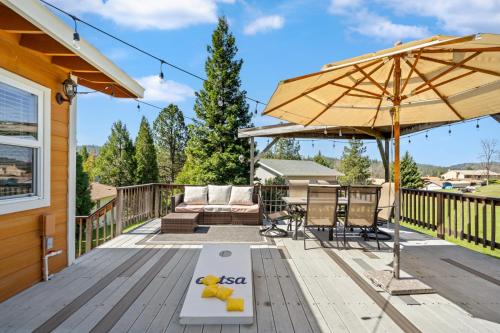 Kathy's Korner - Pet Friendy with Large Deck! home