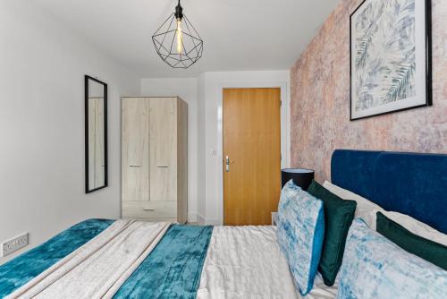 Executive Apartment -Sleeps 6 - Newly Refurbished