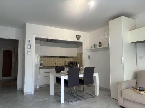 Appartement Antibes, 1 pièce, 4 personnes - FR-1-252-71