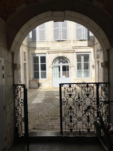Chambre dans Hôtel Particulier 18e siècle Hyper Centre La Rochelle 5