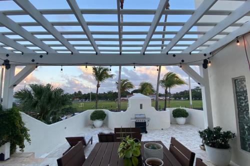 Beach Retreat 2BR in Ocean Park - image 12