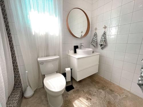 Beach Retreat 2BR in Ocean Park - image 2