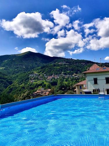 Villa Oleandra nearby Argegno with privet Garden & Pool