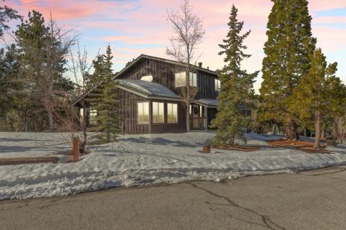 Alpine Bliss Chalet in Big Bear Lake, Vereinigte Staaten von Amerika