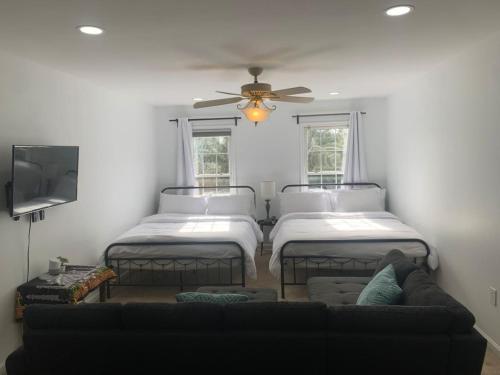 5BR Retreat Nature and Access Laurel MD 5BR Retreat Nature and Access Laurel MD