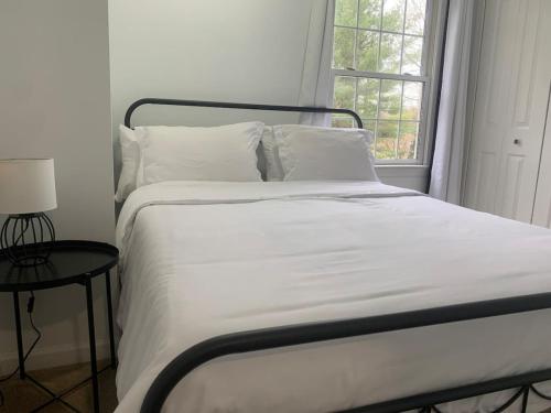 5BR Retreat Nature and Access Laurel MD 5BR Retreat Nature and Access Laurel MD