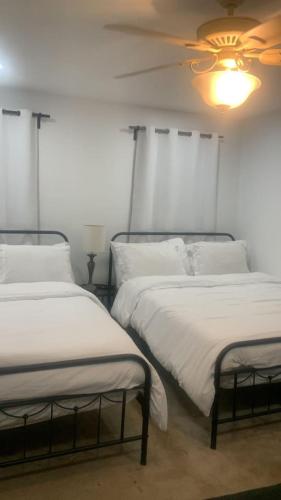 5BR Retreat Nature and Access Laurel MD 5BR Retreat Nature and Access Laurel MD