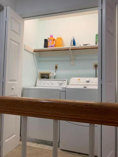 5BR Retreat Nature and Access Laurel MD 5BR Retreat Nature and Access Laurel MD