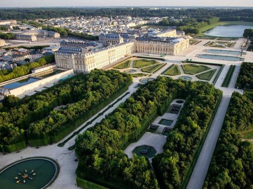 ที่เที่ยวใกล้ที่พัก, Vélodrome Montigny avec jardin (Velodrome Montigny avec jardin) in มอนติกนี่ เลอ เบรตันโน