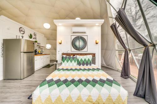 Star View Dome Broken Bow Gem Hot Tub and Deck!