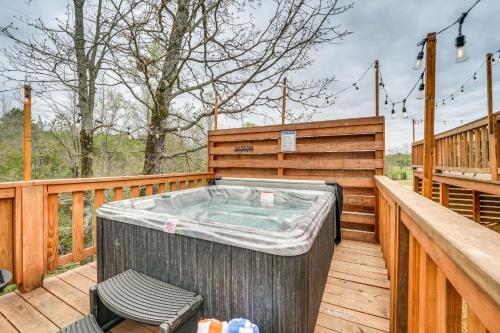 Star View Dome Broken Bow Gem Hot Tub and Deck!