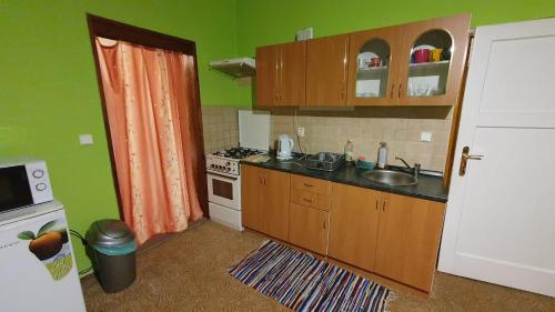 Cocina, Apartmán na Zlaté stezce (Apartman na Zlate stezce) in Kasperske Hory