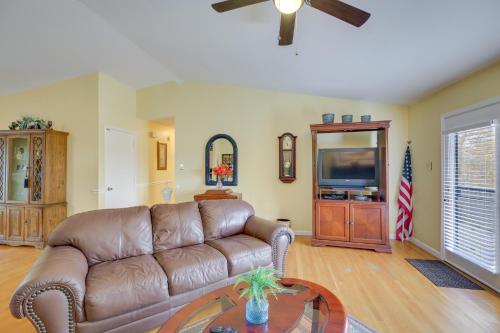 Herrington Lake Getaway with Water-View Deck! in Lancaster, USA