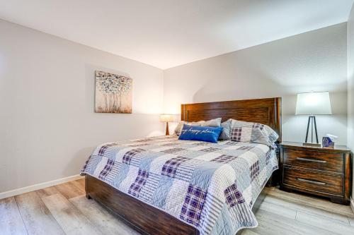 Condo with Tennis Court Less Than half Mi to Scottsdale Stadium - image 14