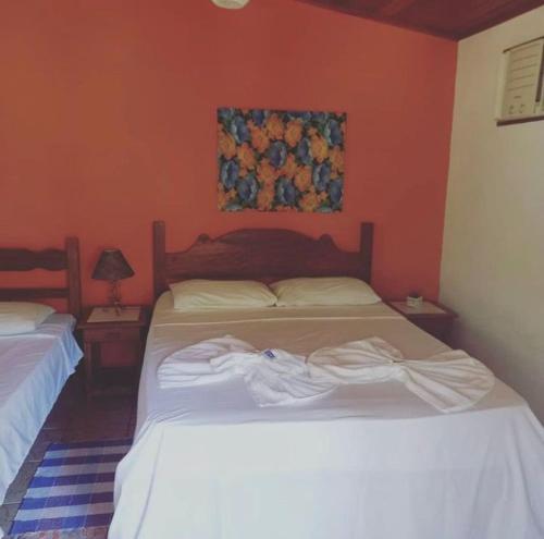 1 double bed, 1 twin bed