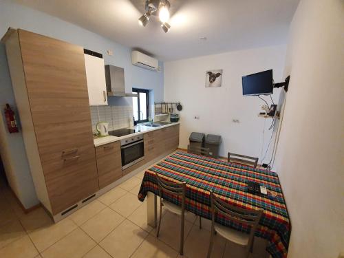Cosy Close to Seafront A/C & Free W-IFI