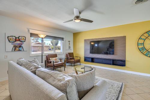 Pet-Friendly Palm Desert Gem w/ Golf Course View - Tap to explore photos