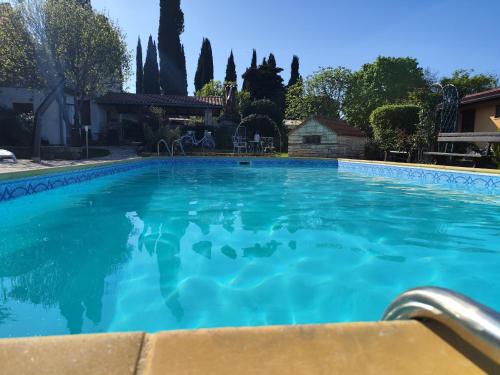Poolside compact family cottage Bella Poolside compact family cottage Bella