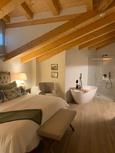 HOTEL RURAL SANTUI in Horcajuelo De La Sierra