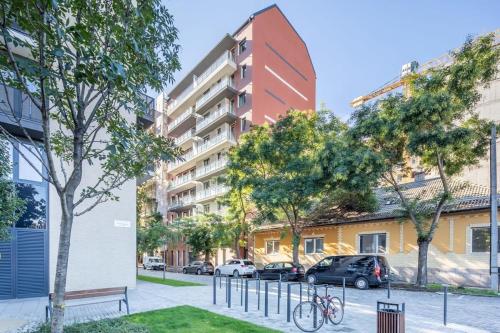 Balcony - Easy Parking - Comfy Home - image 14