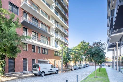 Balcony - Easy Parking - Comfy Home - image 10