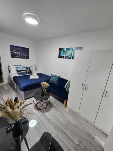 Cozy Ground-Floor Studio, Excellent City Access, Londres