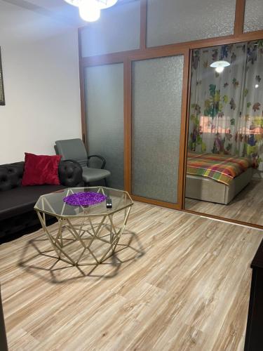 One-Bedroom Apartment image 6