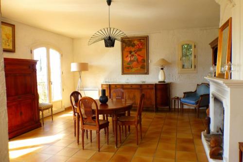 Nice family house with swimming pool in Ollioules