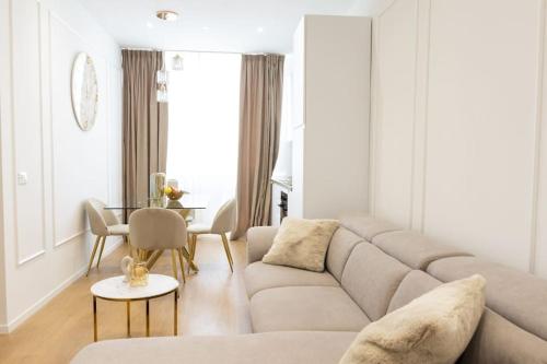 We Home - Prada Luxury Suites [Milan]