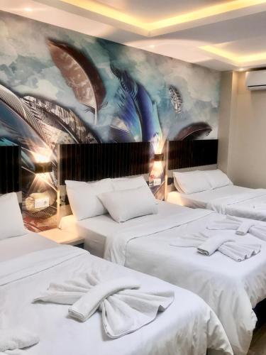 Bonita Hotel Room Type - Deluxe Triple Room