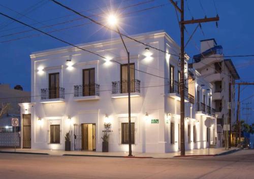 Departamentos & Villa Monarka, 1 Block from Malecon! in La Paz, Mexico