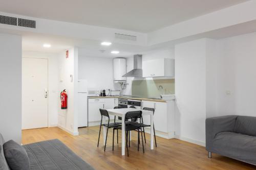 Apartamentos en Canet al mar, junto playa y con piscina