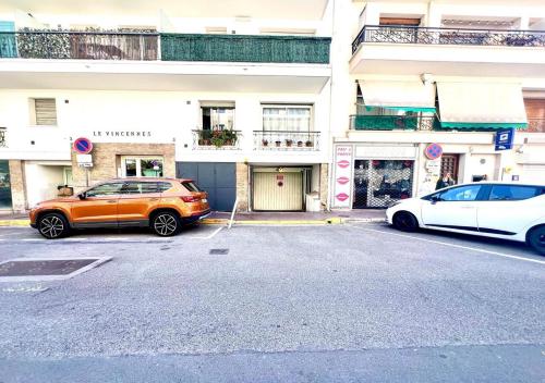 T2 Le SunScène-Parking-Clim-Terrasses-Centre- CapitalChic Services - Tap to explore photos