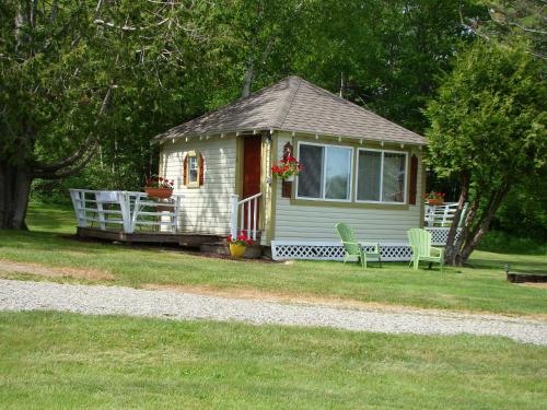 Bay Leaf Cottages Bistro In Me