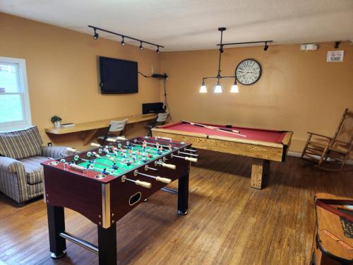#1 Ranked Condo, W Pool, Gym, Gamer Room! in Pigeon Forge, USA