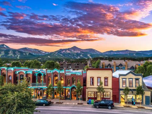 Trails End 311 by Great Western Lodging in Breckenridge, USA