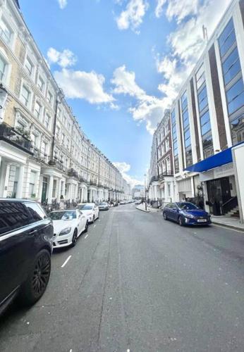 LUXstay2 Earls Court Apartment - Sleeps up to 8
