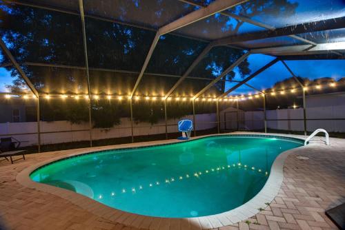 Largo Oasis with Pool and Grill 10 Min to Beach! Largo Oasis with Pool and Grill 10 Min to Beach!