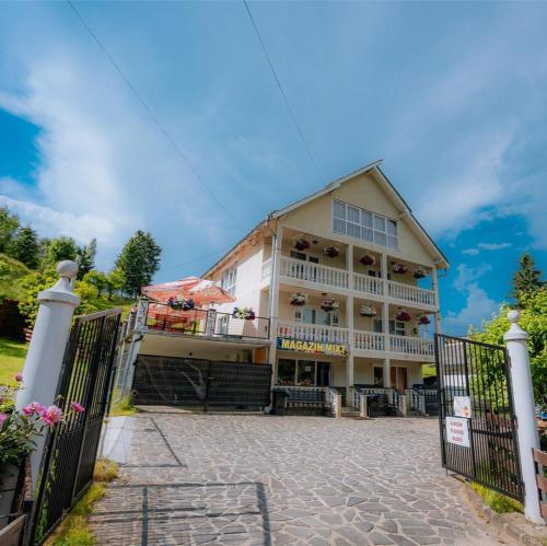 . Casa Munții Rodnei