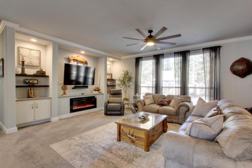. 'The Hub' La Pine Vacation Rental - Dog Friendly!