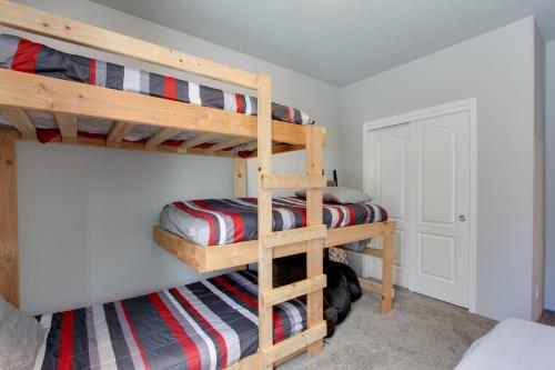 The Hub La Pine Vacation Rental - Dog Friendly!